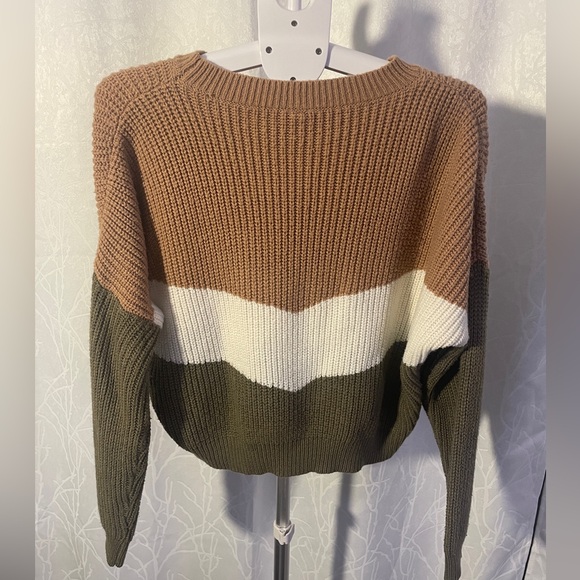 Nude, White, and Green Chunky Knit Sweater - Picture 2 of 2